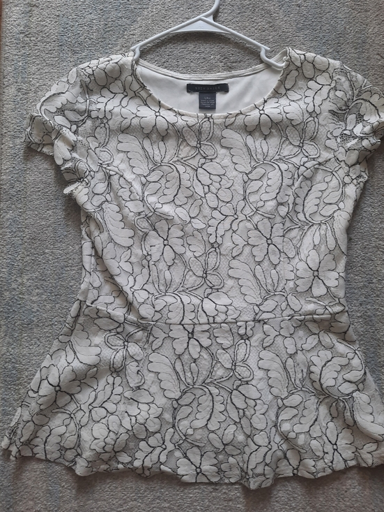 Suzy Shier Tops - Suzy Shier White Floral Lace Peplum Top~ Small